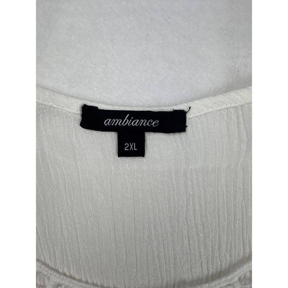 Women’s Ambiance Size 2XL White Embroidered Tank Top. - Picture 3 of 4